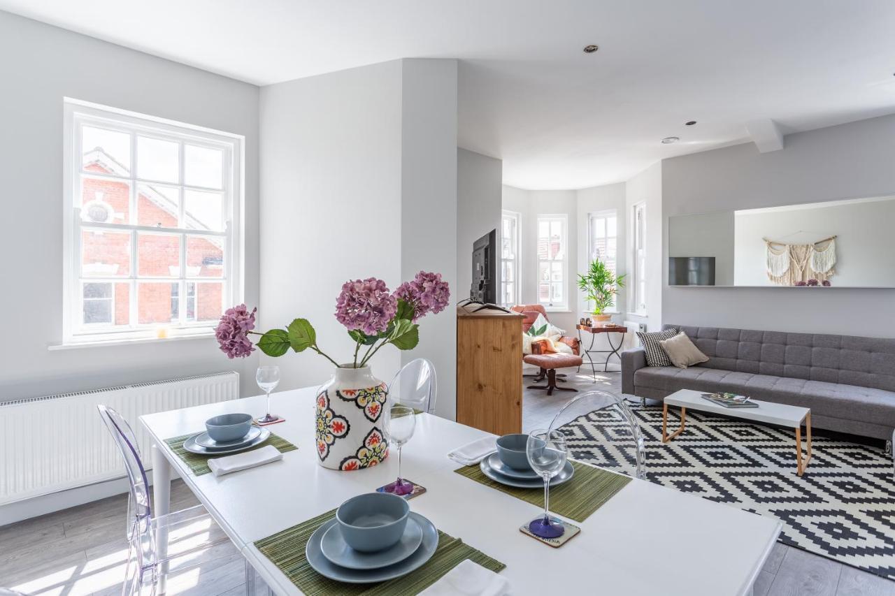 2 Bedroom Apartments With Sofa Bed In Southend Eksteriør bilde
