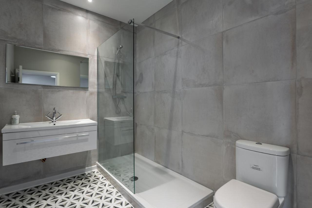 2 Bedroom Apartments With Sofa Bed In Southend Eksteriør bilde