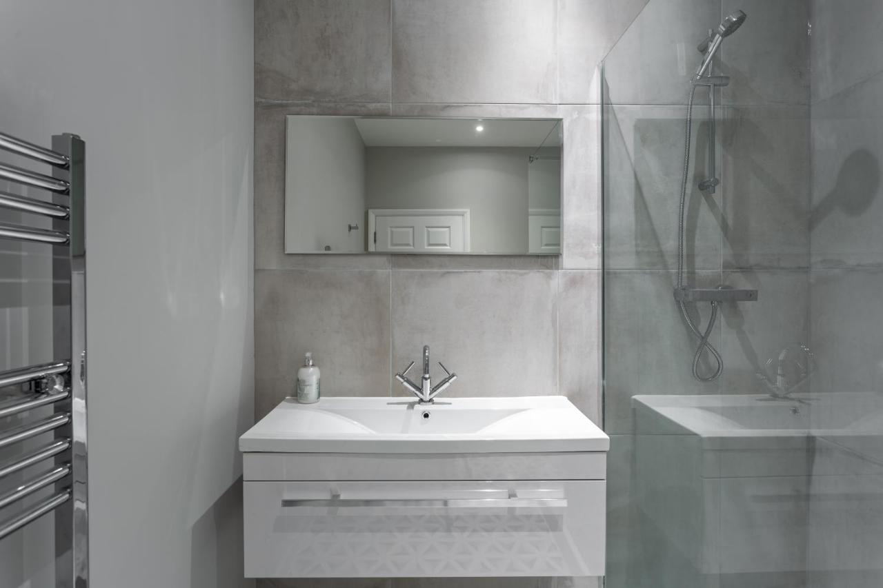 2 Bedroom Apartments With Sofa Bed In Southend Eksteriør bilde